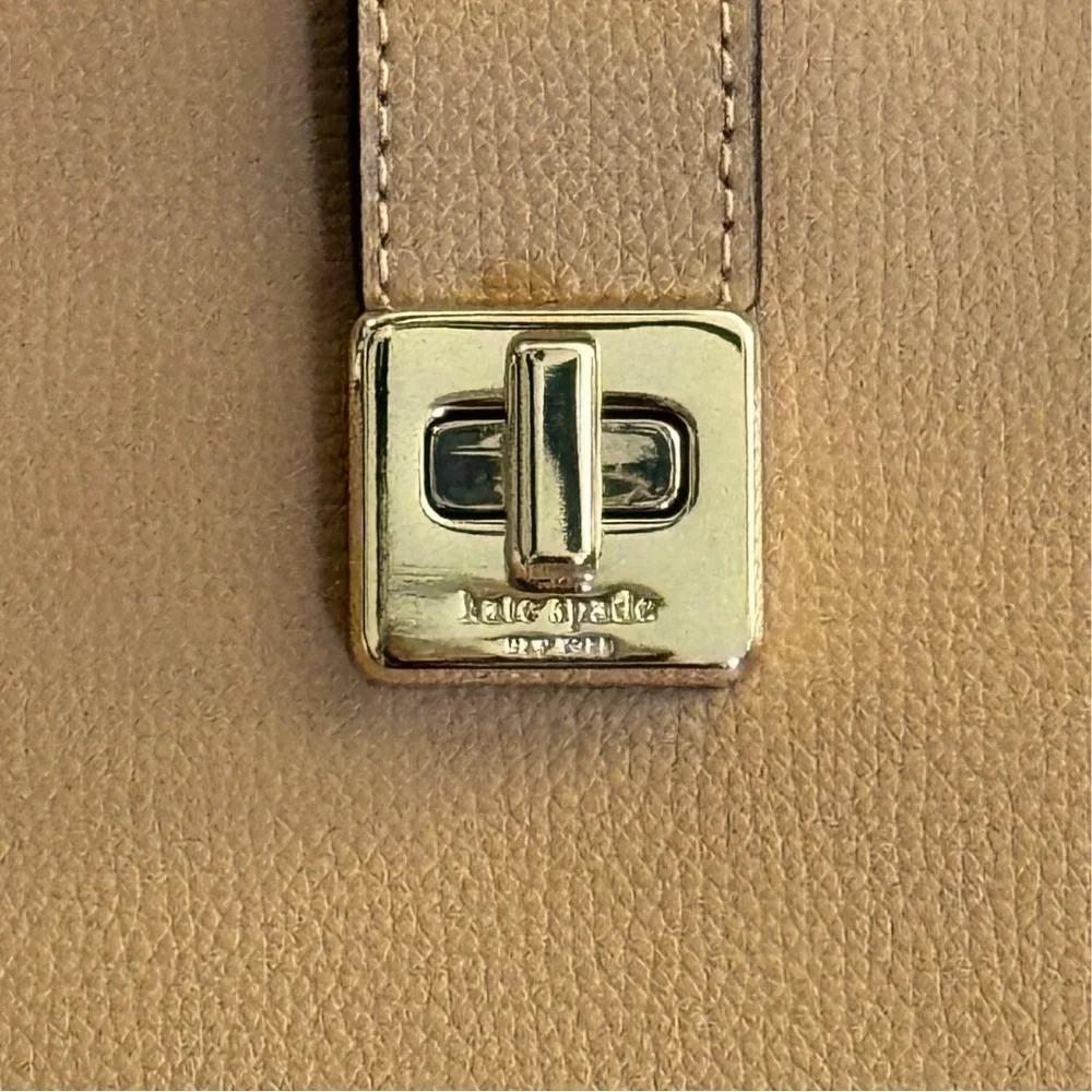 Elegant Tan Kate Spade Handbag